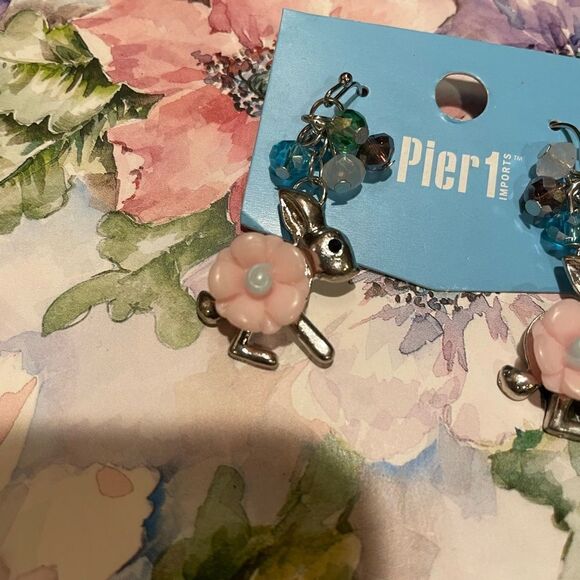 Pier 1 Easter Bunny Floral Jewel Earrings - Picture 9 of 12